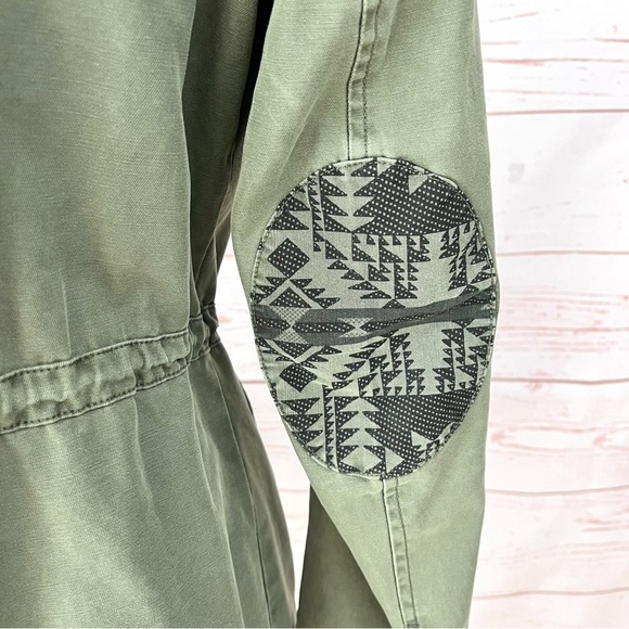 Levi's Army Green Quilted Aztec Elbow Patch Fishtail Hooded Parka Utility Coat - Picture 4 of 13